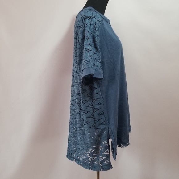 NWT UMGEE Crochet Short Sleeve Top With Side Slits - Picture 1 of 3